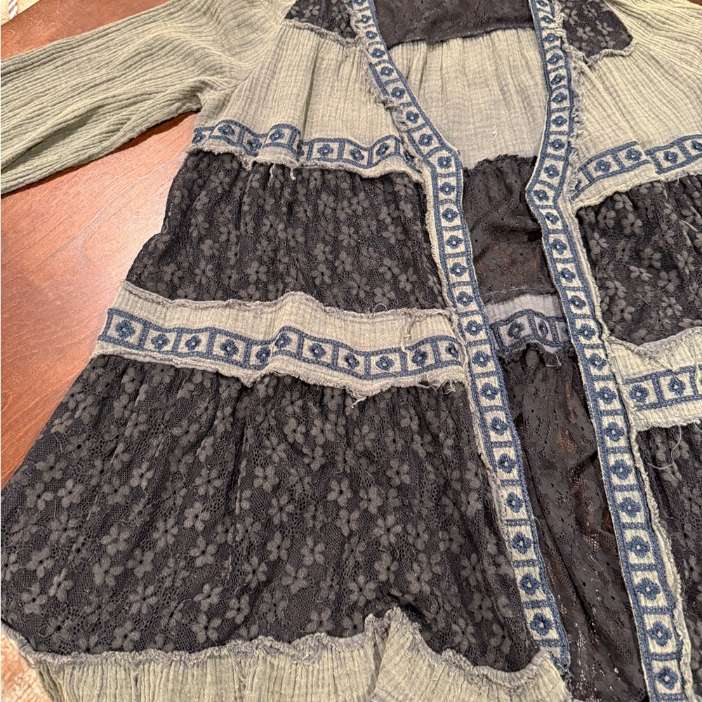 POL Black and Green Lace Cardigan